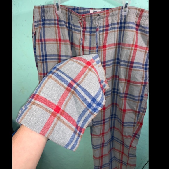 Old Navy Plaid Pajama Bottoms - Picture 8 of 9